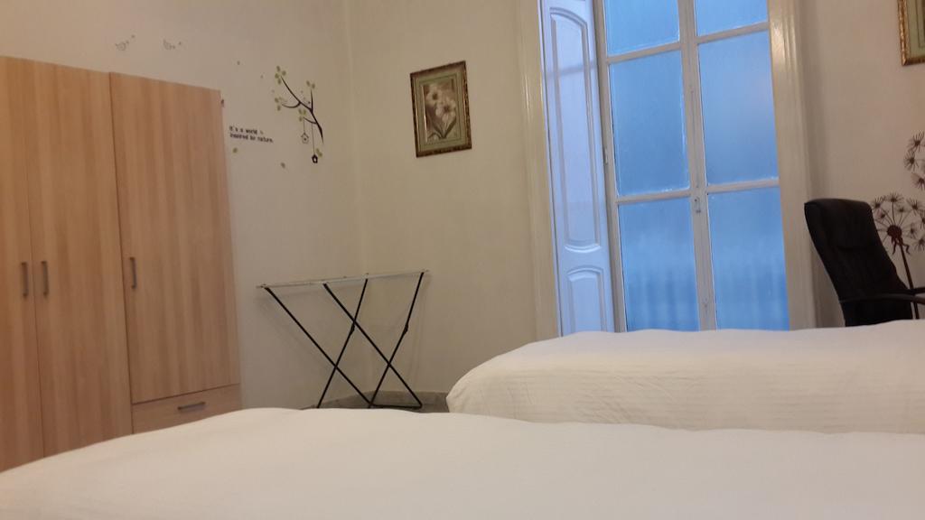 Youthhome B&B Neapel Exteriör bild